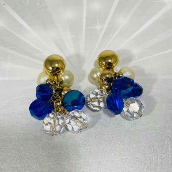 Gorgeous vintage cluster drop earrings with AB and iridescent crystals Clip On - Picture 5 of 6